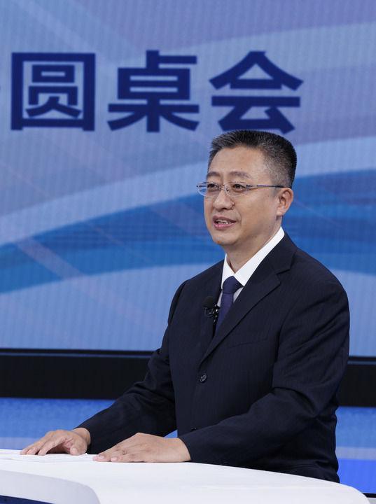 展的确定性应对各种不确定性——中国经济圆桌会聚焦“四稳”麻将胡了2试玩网站中国经济圆桌会·新华全媒头条以高质量发(图4)